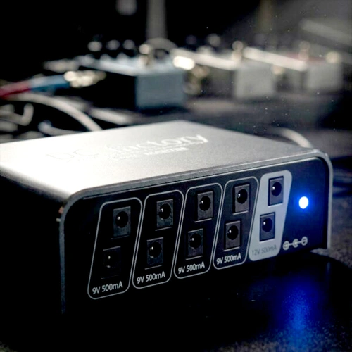 Carl Martin DC-Factory Isolated Pedal Board Power Supply with 10 Outputs