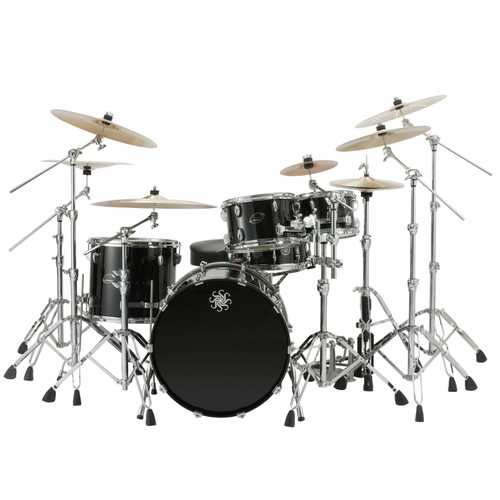 Sakae Evolved Maple 22" 4-Piece Shell Pack in Real Black with WTS220D Double Tom Stand